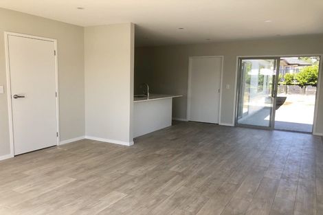 Photo of property in 18 Papa Orchard Drive, Kumeu, 0810