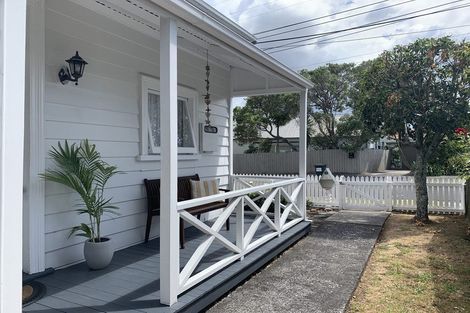 Photo of property in 20 Vincent Road, Northcote Point, Auckland, 0627