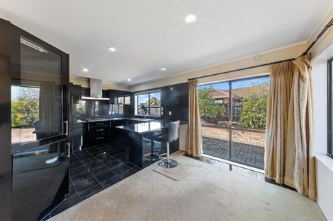 Photo of property in 1 Waylen Place, Burswood, Auckland, 2013