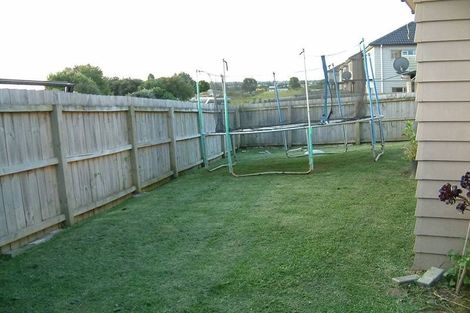 Photo of property in 18 Merlot Way, Te Atatu South, Auckland, 0610