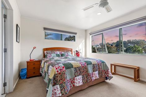 Photo of property in 11 Killygordon Place, Massey, Auckland, 0614