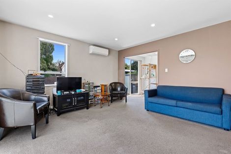 Photo of property in 77 Solomon Avenue, Redwood, Christchurch, 8051