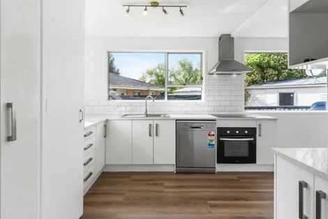 Photo of property in 14 Chantal Place, Red Hill, Papakura, 2110