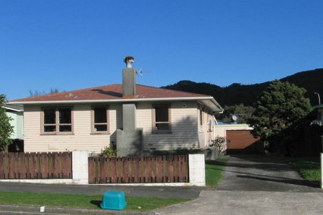 Photo of property in 14 Mimihau Grove, Wainuiomata, Lower Hutt, 5014