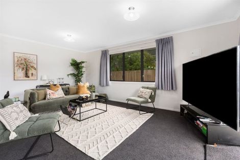 Photo of property in 8 Hull Place, Whitby, Porirua, 5024