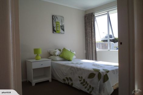 Photo of property in 1/52 Harrington Road, Henderson, Auckland, 0610