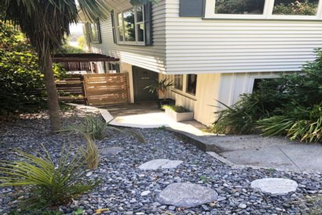 Photo of property in 4 Seaview Road, Paremata, Porirua, 5024