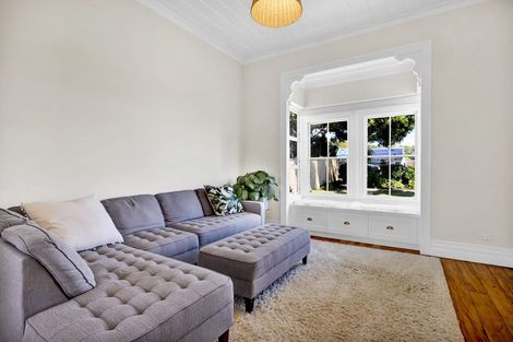 Photo of property in 67 Govett Avenue, Frankleigh Park, New Plymouth, 4310