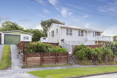 Photo of property in 2 Rakihau Place, Titahi Bay, Porirua, 5022