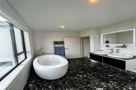 Photo of property in 8 The Track, Plimmerton, Porirua, 5026