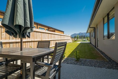 Photo of property in 11 Obelisk Street, Wanaka, 9305