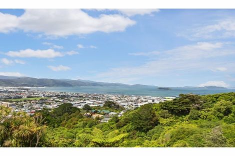 Photo of property in 15 George Gee Drive, Korokoro, Lower Hutt, 5012