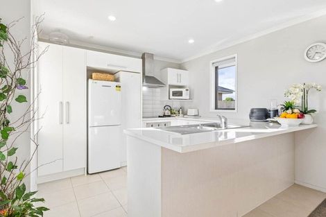 Photo of property in 11 Captain Mitchell Drive, Opaheke, Papakura, 2113