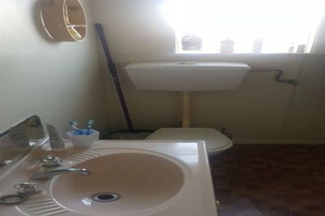 Photo of property in 1/69 College Road, Northcote, Auckland, 0627