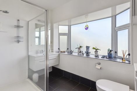 Photo of property in 49 Kakariki Grove, Waikanae, 5036