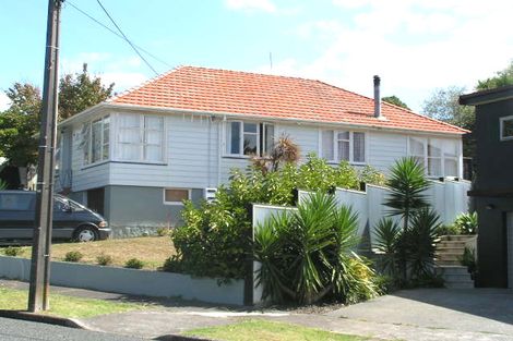 Photo of property in 2 Nutsey Avenue, Northcote, Auckland, 0627