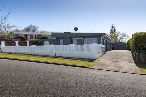 Photo of property in 39 Trelawney Crescent, Westown, New Plymouth, 4310