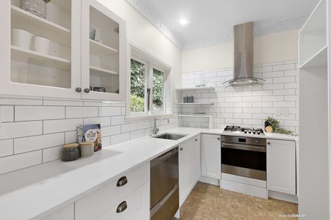 Photo of property in 54 Moana Road, Kelburn, Wellington, 6012