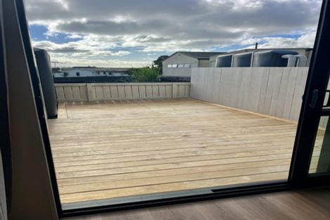 Photo of property in 3e Scanlen Terrace, Kelston, Auckland, 0602