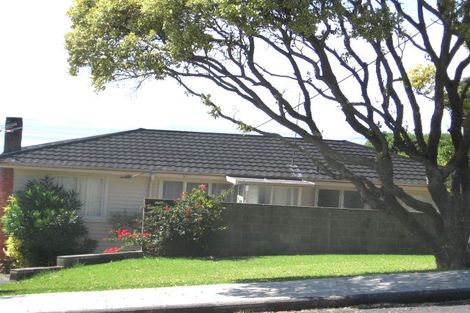 Photo of property in 63 Rothesay Bay Road, Rothesay Bay, Auckland, 0630