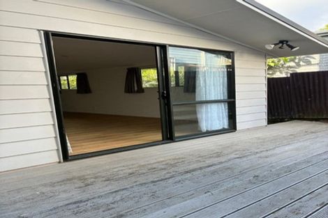 Photo of property in 53 Triangle Road, Massey, Auckland, 0614