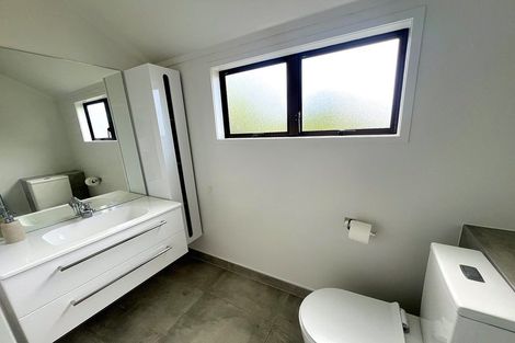 Photo of property in 2/24 Hattaway Avenue, Bucklands Beach, Auckland, 2012