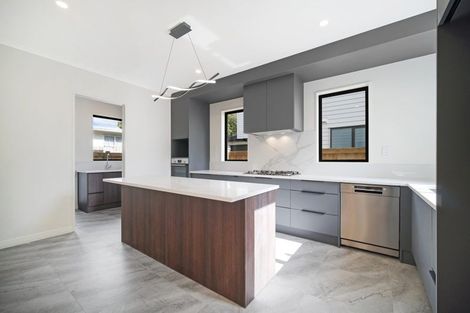 Photo of property in 421a Bucklands Beach Road, Bucklands Beach, Auckland, 2012