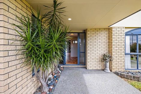 Photo of property in 19 Reybert Place, Massey, Auckland, 0614
