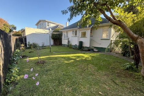 Photo of property in 22 Findlay Street, Tawa, Wellington, 5028
