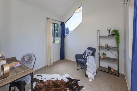 Photo of property in 2 Pukatea Close, Raumati Beach, Paraparaumu, 5032