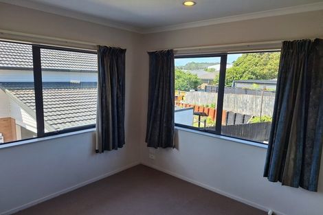 Photo of property in 8 Pyramid Place, Glen Eden, Auckland, 0602