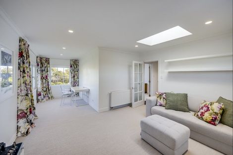 Photo of property in 59 Busby Hill, Havelock North, 4130