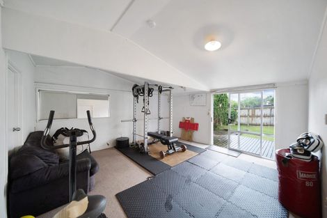 Photo of property in 591 Massey Road, Mangere, Auckland, 2022