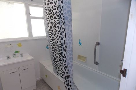 Photo of property in 52 Amberley Avenue, Westbrook, Palmerston North, 4412