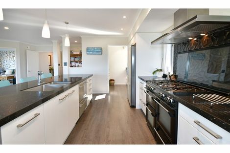 Photo of property in 69 Hillcrest Road, Hatfields Beach, Orewa, 0931