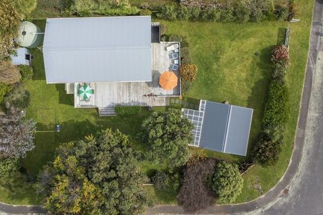 Photo of property in 2 Sand Dune Grove, Waikawa Beach, Levin, 5573