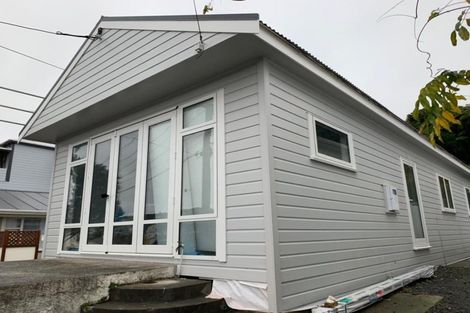 Photo of property in 27 Charlotte Avenue, Brooklyn, Wellington, 6021