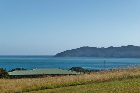 Photo of property in 10 Freyja Crescent, Coopers Beach, 0420