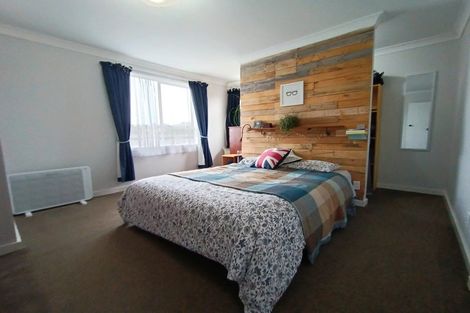 Photo of property in 9 Morere Street, Titahi Bay, Porirua, 5022