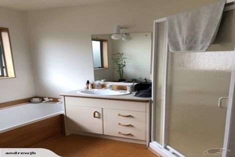 Photo of property in 112 Stanmore Bay Road, Stanmore Bay, Whangaparaoa, 0932