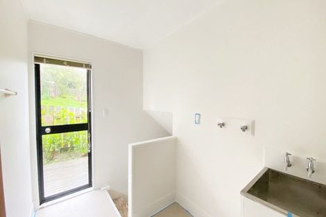 Photo of property in 16 Opanuku Road, Henderson Valley, Auckland, 0612