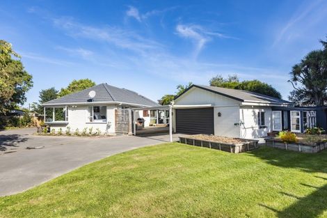 Photo of property in 76 Isleworth Road, Bishopdale, Christchurch, 8053