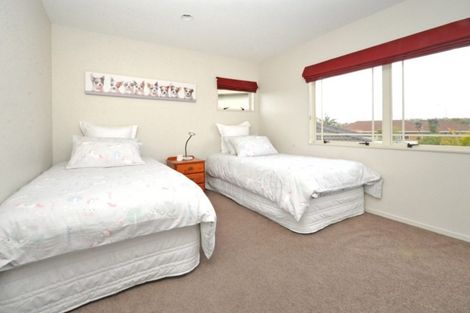 Photo of property in 2/6 Daria Place, Northpark, Auckland, 2013