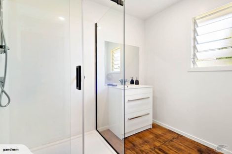 Photo of property in 90 Gloria Avenue, Te Atatu Peninsula, Auckland, 0610