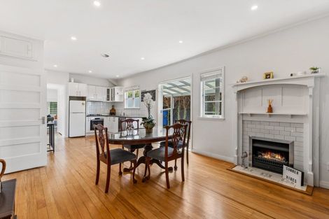 Photo of property in 28 Hanlon Crescent, Narrow Neck, Auckland, 0624