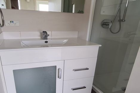 Photo of property in 2/7 Chapel Street, Papakura, 2110