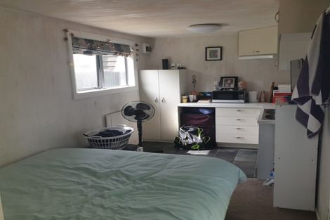 Photo of property in 10 Mckenzie Place, Waikuku Beach, 7402