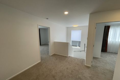 Photo of property in 17 Paparahi Place, Wainui, 0992