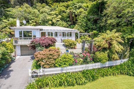 Photo of property in 58 Jocelyn Crescent, Pinehaven, Upper Hutt, 5019