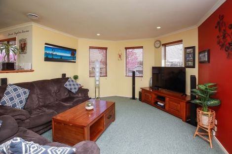 Photo of property in 33 Twickenham Place, Nawton, Hamilton, 3200